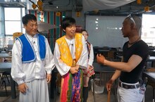 「～発掘！新世代キャラ芸人～ 藤崎マーケットの出てこい！キャラバンバン」のワンシーン。(c)読売テレビ