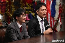 「下がり上がり」に出演するスーパーマラドーナ。