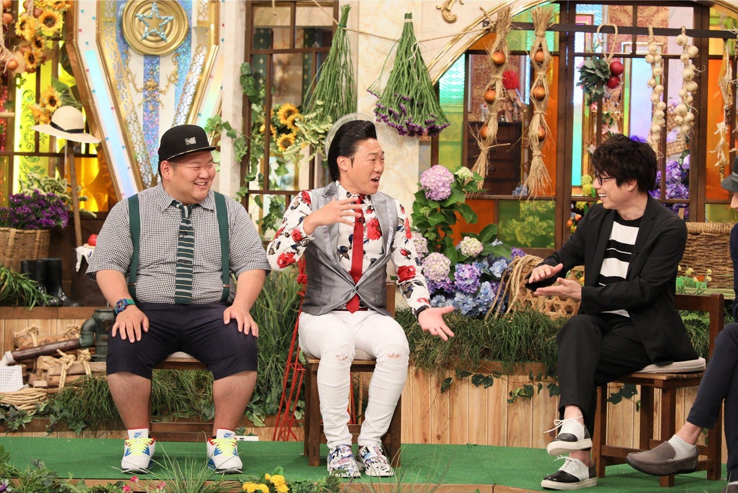 （左から）ANZEN漫才とロンドンブーツ1号2号・田村淳。(c)テレビ朝日