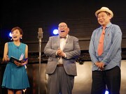 左から曽田茉莉江、街裏ぴんく、鈴木おさむ。(c)BSフジ