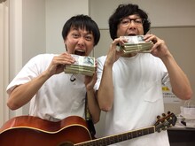 田中上野。左からお見送り芸人しんいち、田中光。