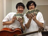 「Abema杯 第1回フリップ芸-1グランプリ」で優勝した田中上野。