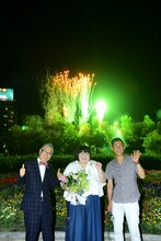 左から石原和幸氏、酒井藍、笑い飯・哲夫。