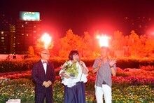 左から石原和幸氏、酒井藍、笑い飯・哲夫。