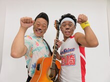 お笑いフェス「常滑お笑いEXPO2017 in 知多半島」で「常滑お笑い大使」を務める（左から）ANZEN漫才みやぞん、サンシャイン池崎。