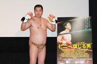 4月に行われた応援隊長就任イベント時は93.1キロだったとにかく明るい安村。