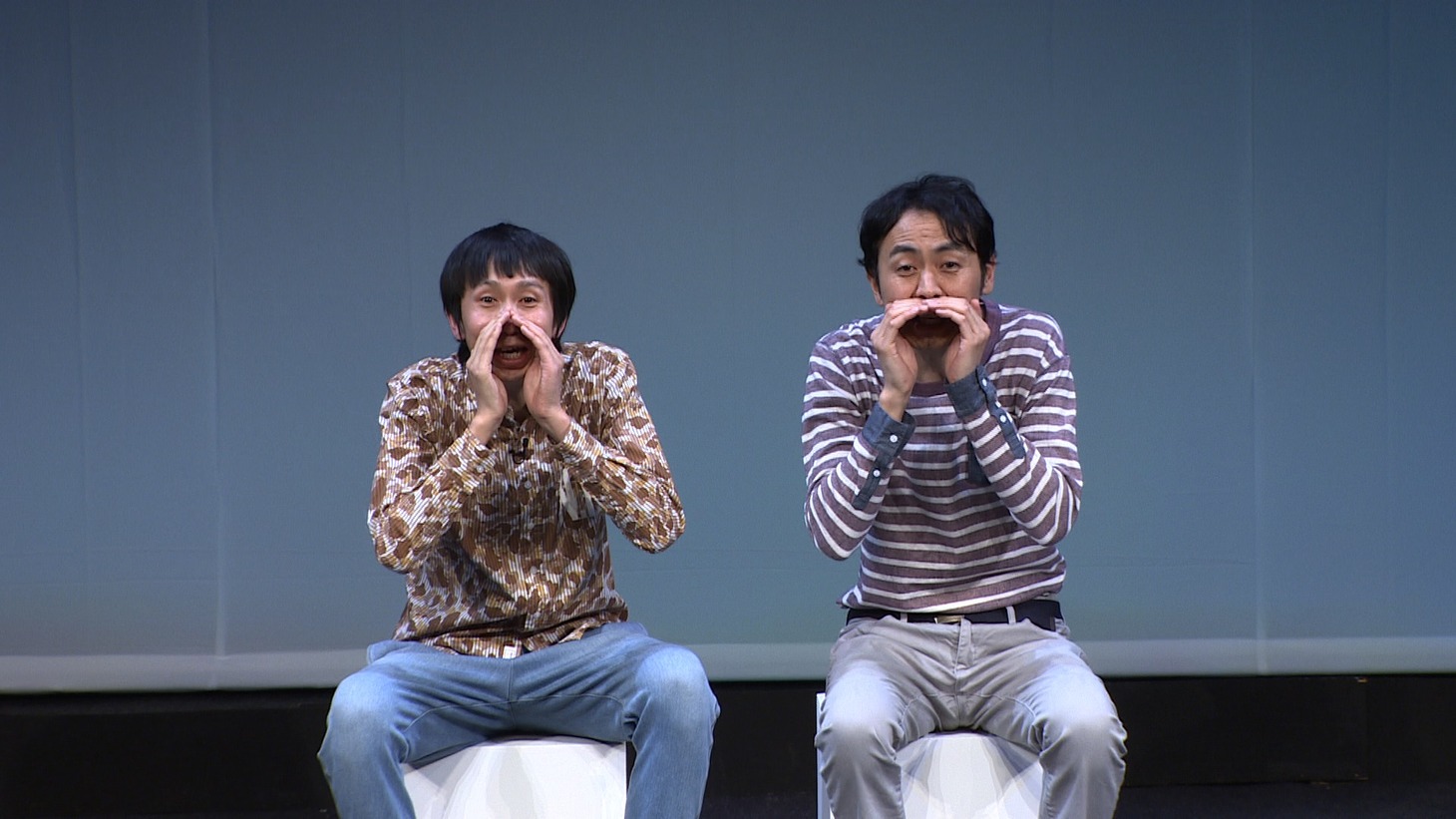 DVD「アンガールズ単独ライブ『俺、、、ギリギリ正常人間。』」のワンシーン。