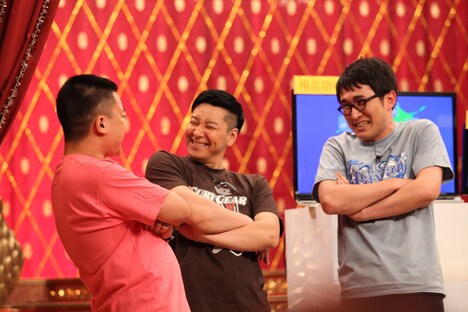 チョコンヌのコラボコントのワンシーン。