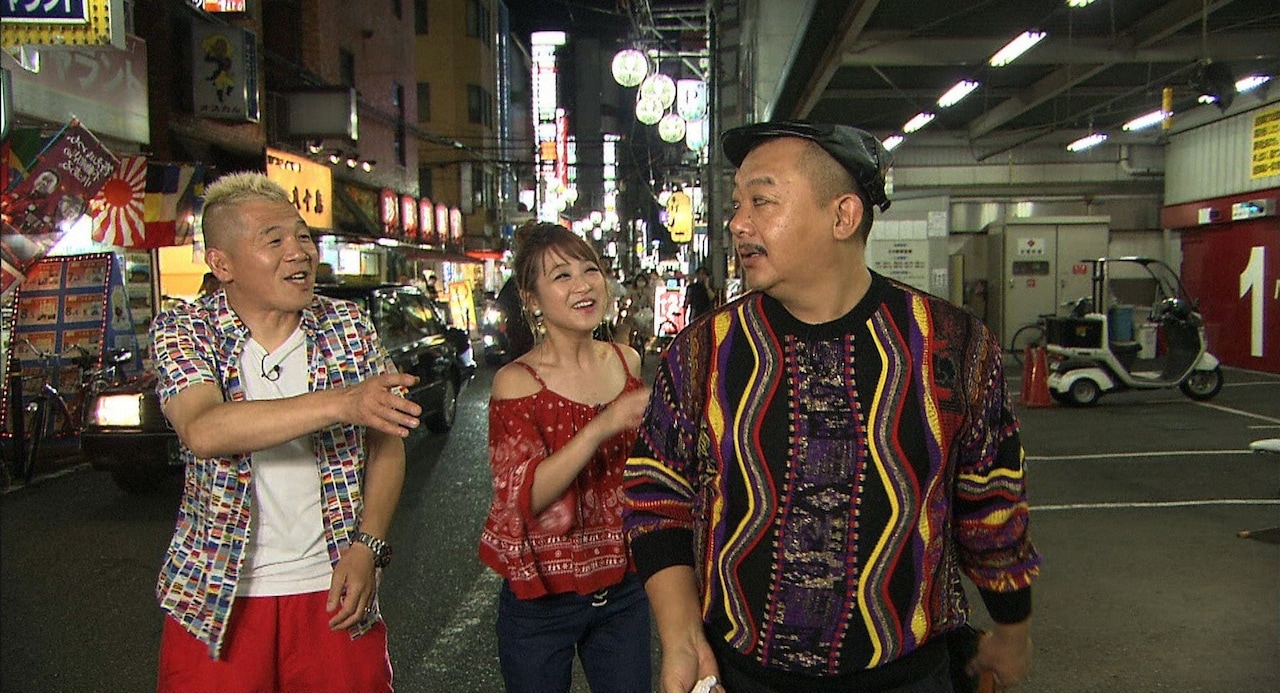「オオサカミッドナイトパーティ」に出演する（左から）キャイ～ン・ウド鈴木、鈴木奈々、「宴深夜」に扮するTKO木下。(c)ABC