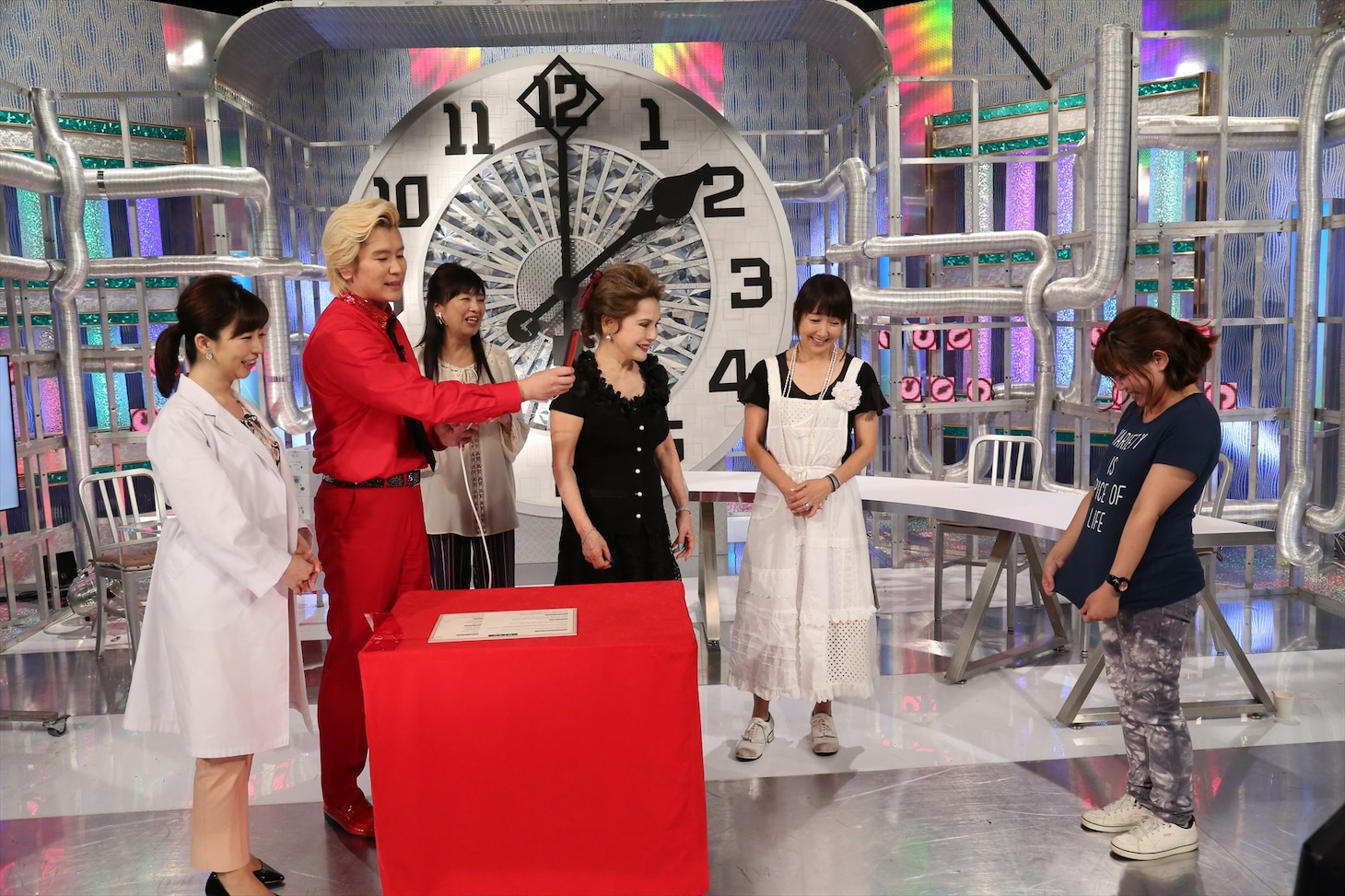 「絶対！カズレーザー」1時間SPのワンシーン。(c)テレビ朝日