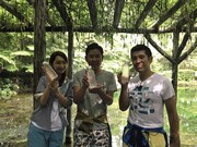 （左から）竹上萌奈アナとガレッジセール。(c)関西テレビ