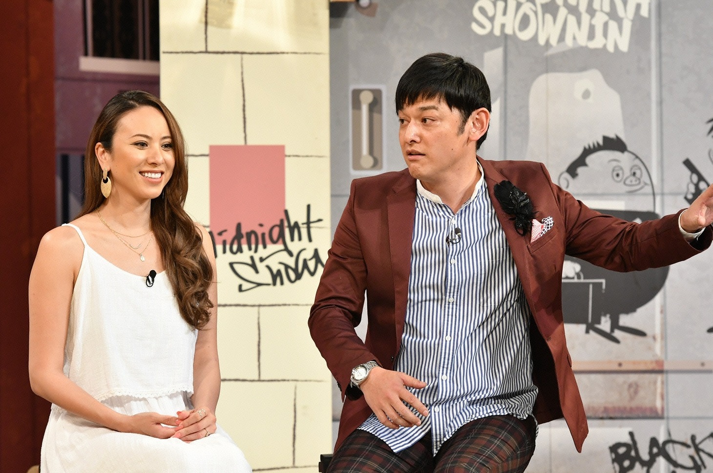 左から道端アンジェリカ、シャンプーハットてつじ。(c)読売テレビ
