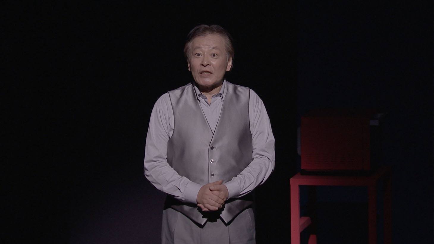 「仕事の前にシンナーを吸うな、」のワンシーン。