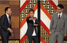 「お笑い演芸館」に出演する大平サブロー（中央）とナイツ。(c)BS朝日