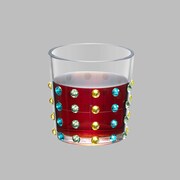 装飾された薬用養命酒のカップ。