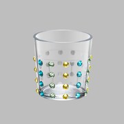 装飾された薬用養命酒のカップ。