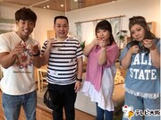 左からミルクボーイ、海原やすよ ともこ。