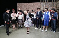 これからブースの芸人たち。