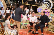 「1周回って知らない話」のワンシーン。(c)日本テレビ