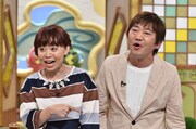 左からなるみ、メッセンジャー黒田。(c)読売テレビ