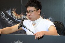 包帯を巻かれる銀シャリ橋本。