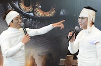 ミイラコスプレを披露した銀シャリ。