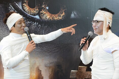 ミイラコスプレを披露した銀シャリ。