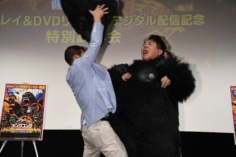 亀田興毅(左)とFUJIWARA藤本。