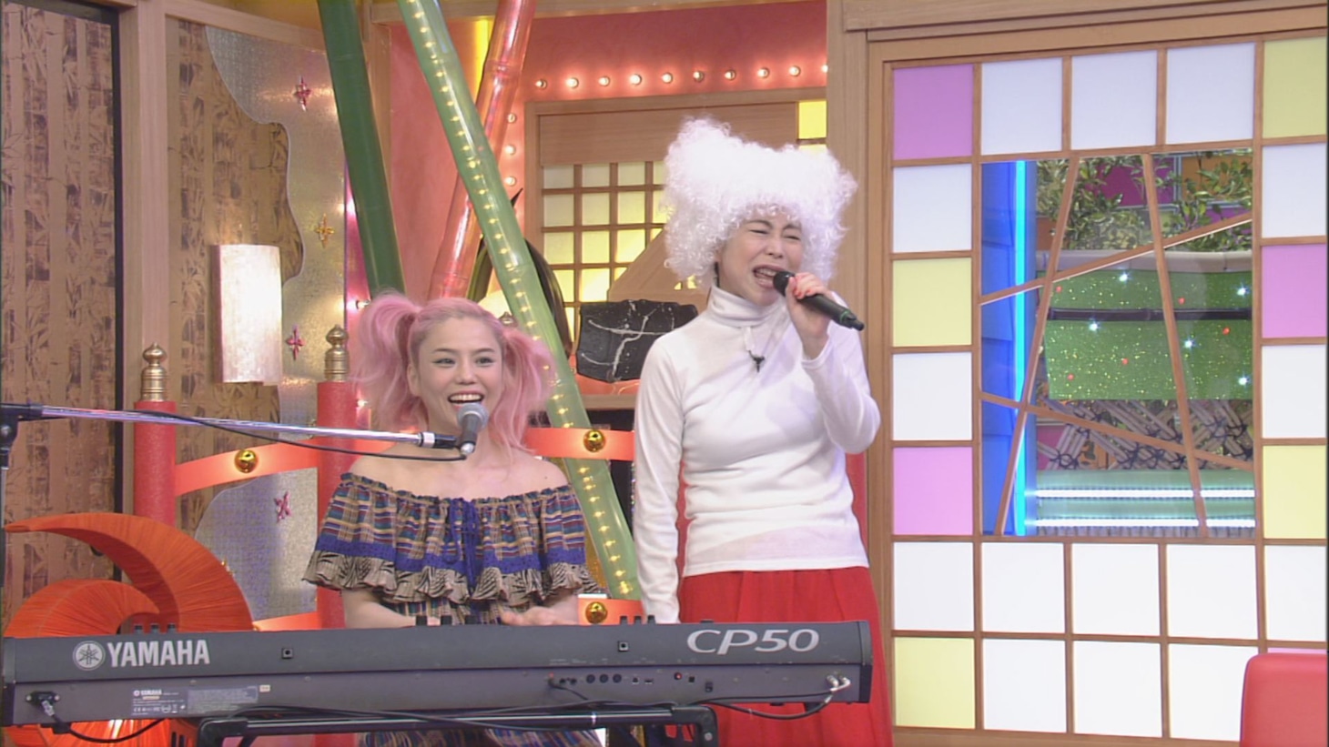 「本能Z」にゲスト出演する（左から）Chara、椿鬼奴。(c)CBC