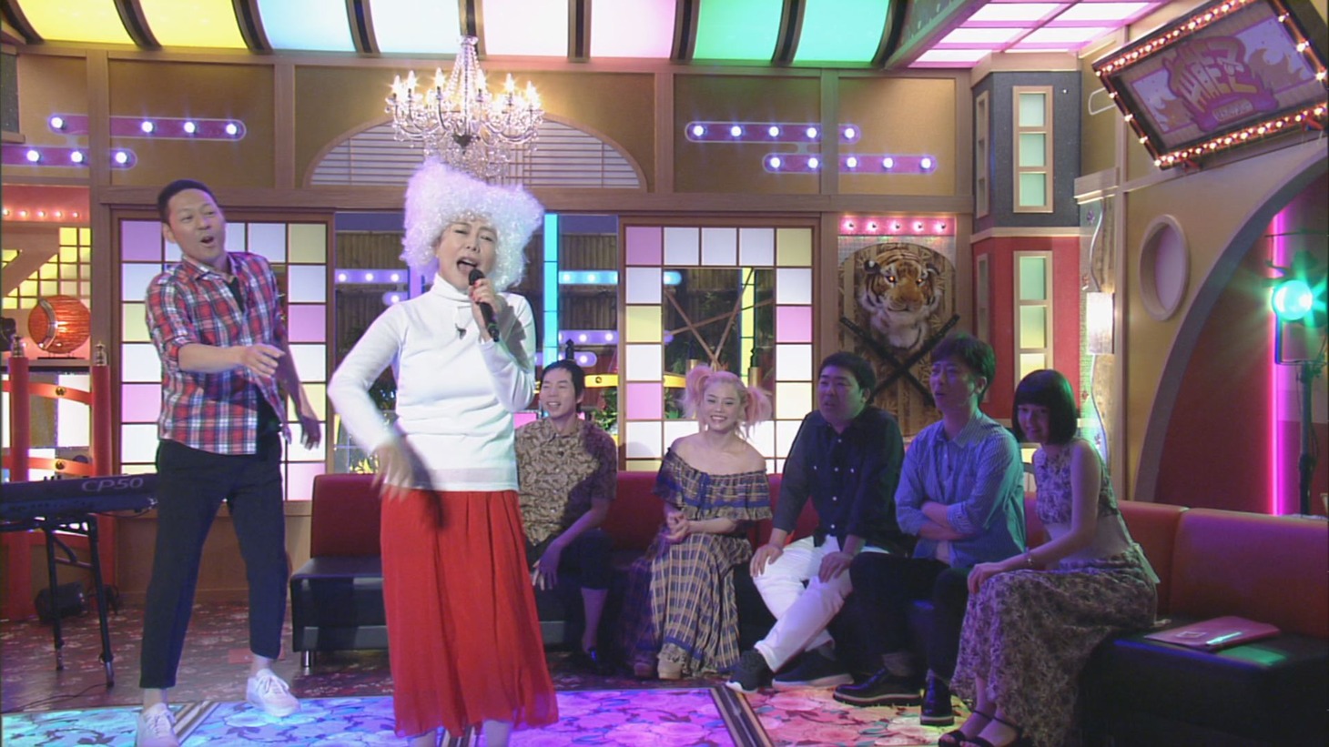 椿鬼奴が歌うワンシーン。(c)CBC