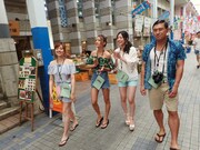 「旅ずきんちゃん」のワンシーン。(c)CBC