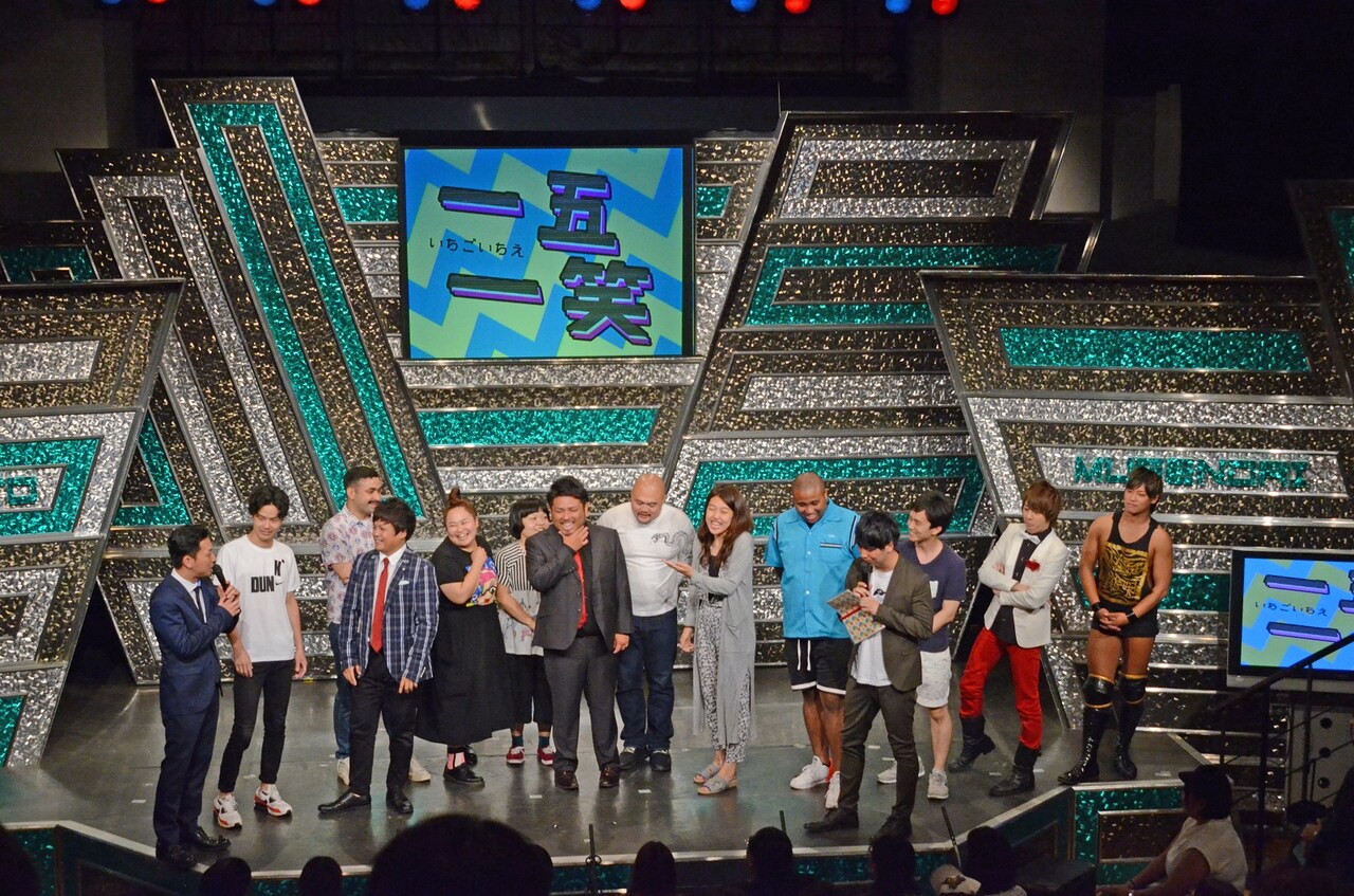 オープニングトークの様子。