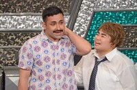 延髄斬りを食らった直後のデニス植野（左）。