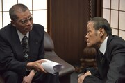 映画「アウトレイジ 最終章」より。左から塩見三省、西田敏行。(c)2017「アウトレイジ 最終章」製作委員会