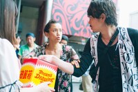 「彼女が風俗嬢になった男」のワンシーン。