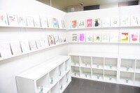 「天竺鼠川原のひとことぬりえ展」の様子。