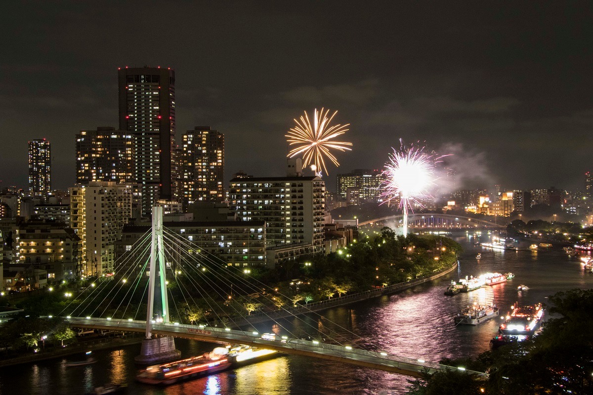 「天神祭」の花火のイメージ。
