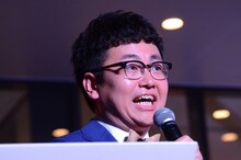 ラッセル・クロウ演じるジキルのセリフに挑戦する銀シャリ橋本。