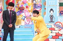 ダンディ坂野（右）