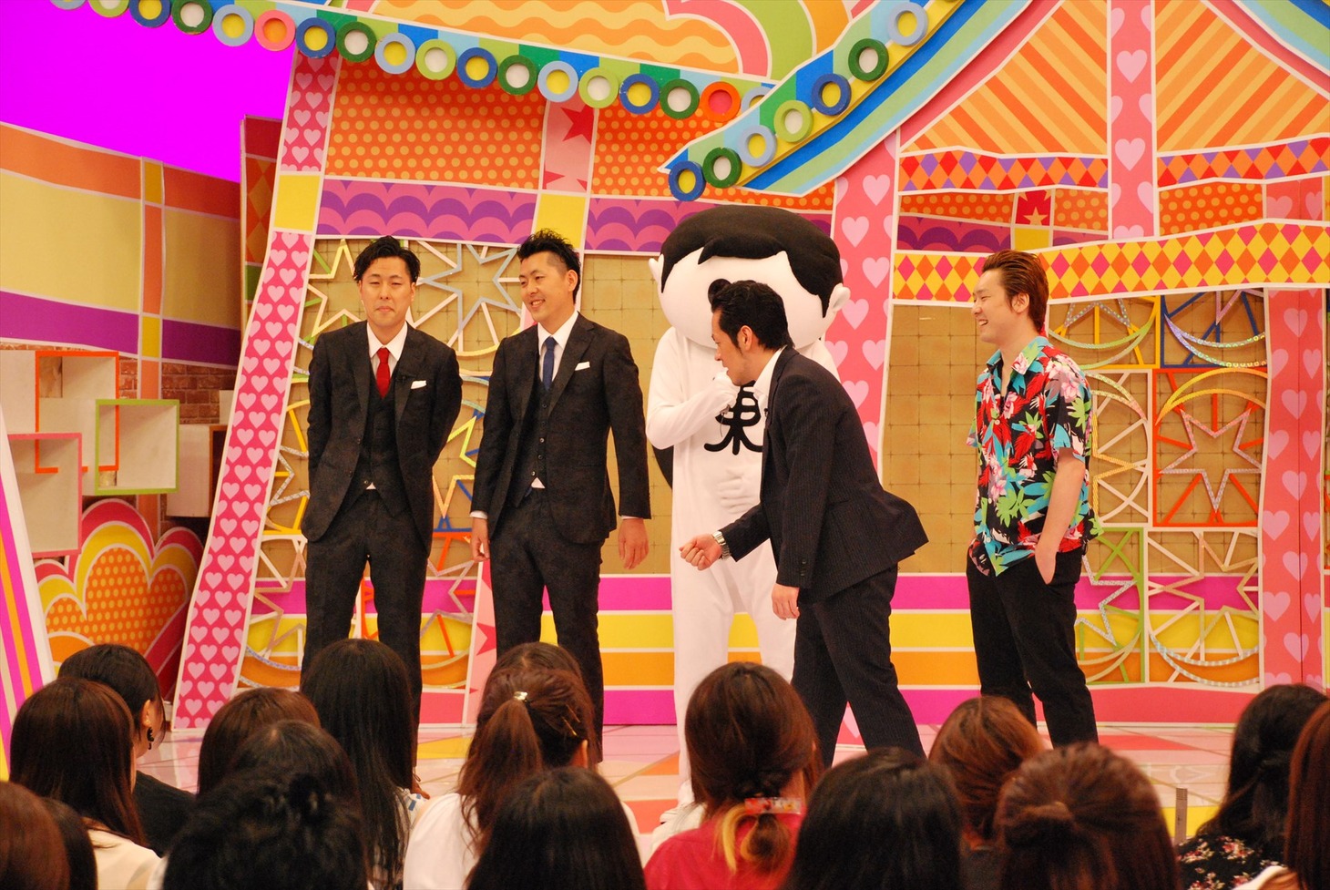 吉田たちとペンギンズ。(c)中京テレビ
