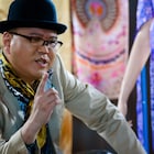 スカーフまいたシソンヌ長谷川、映画「闇金ドッグス6」の場面写真公開