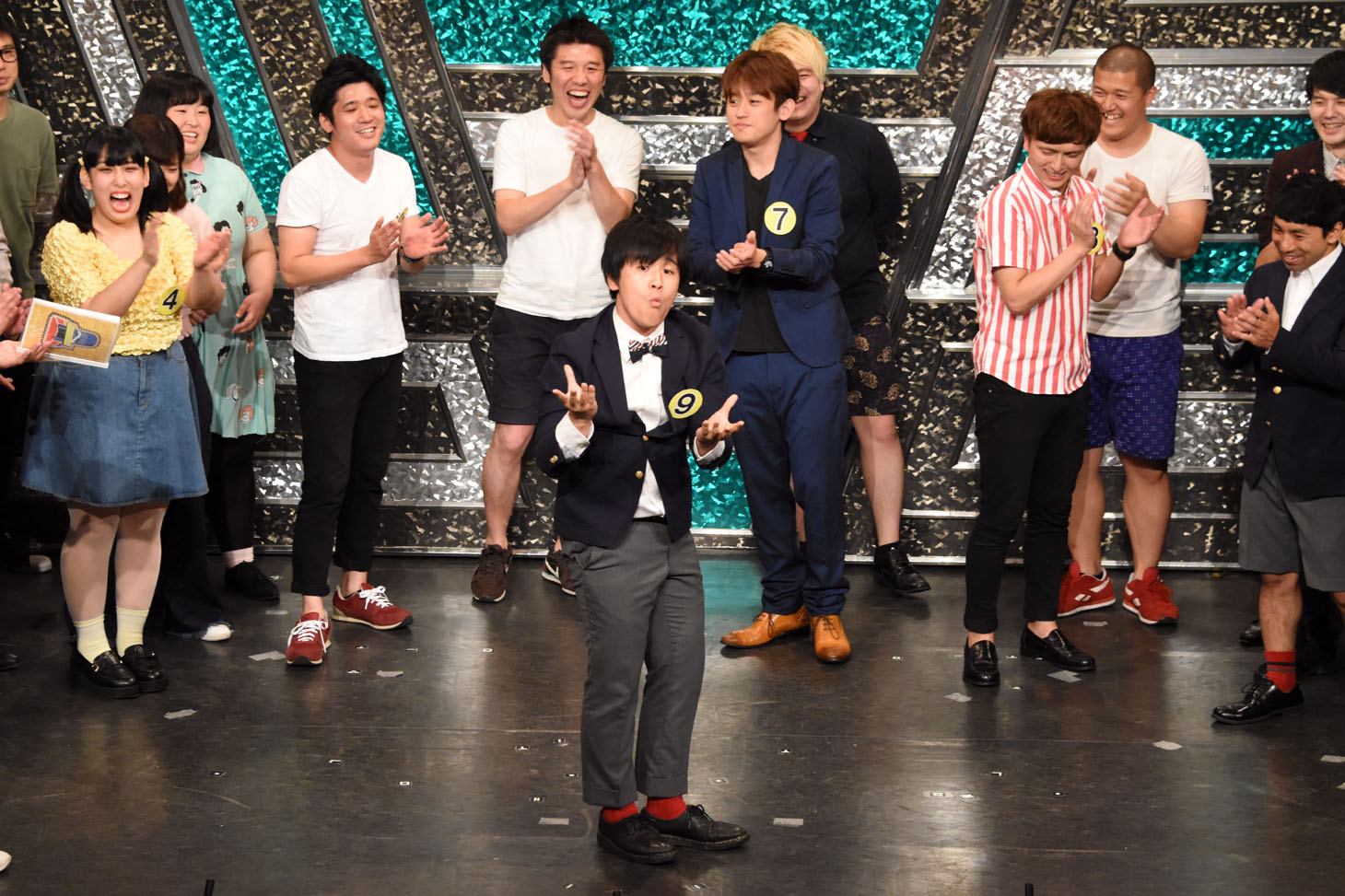 モノマネバトルの様子。