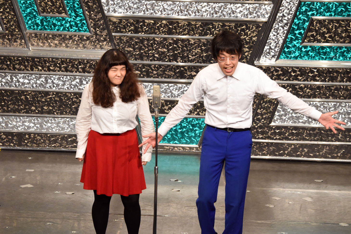 決勝で3分ネタを披露するゆにばーす。