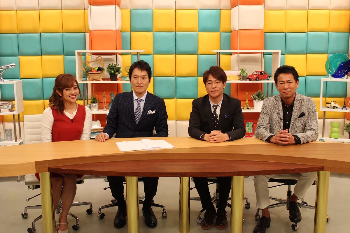 左から菊地亜美、千原ジュニア、陣内智則、東幹久。