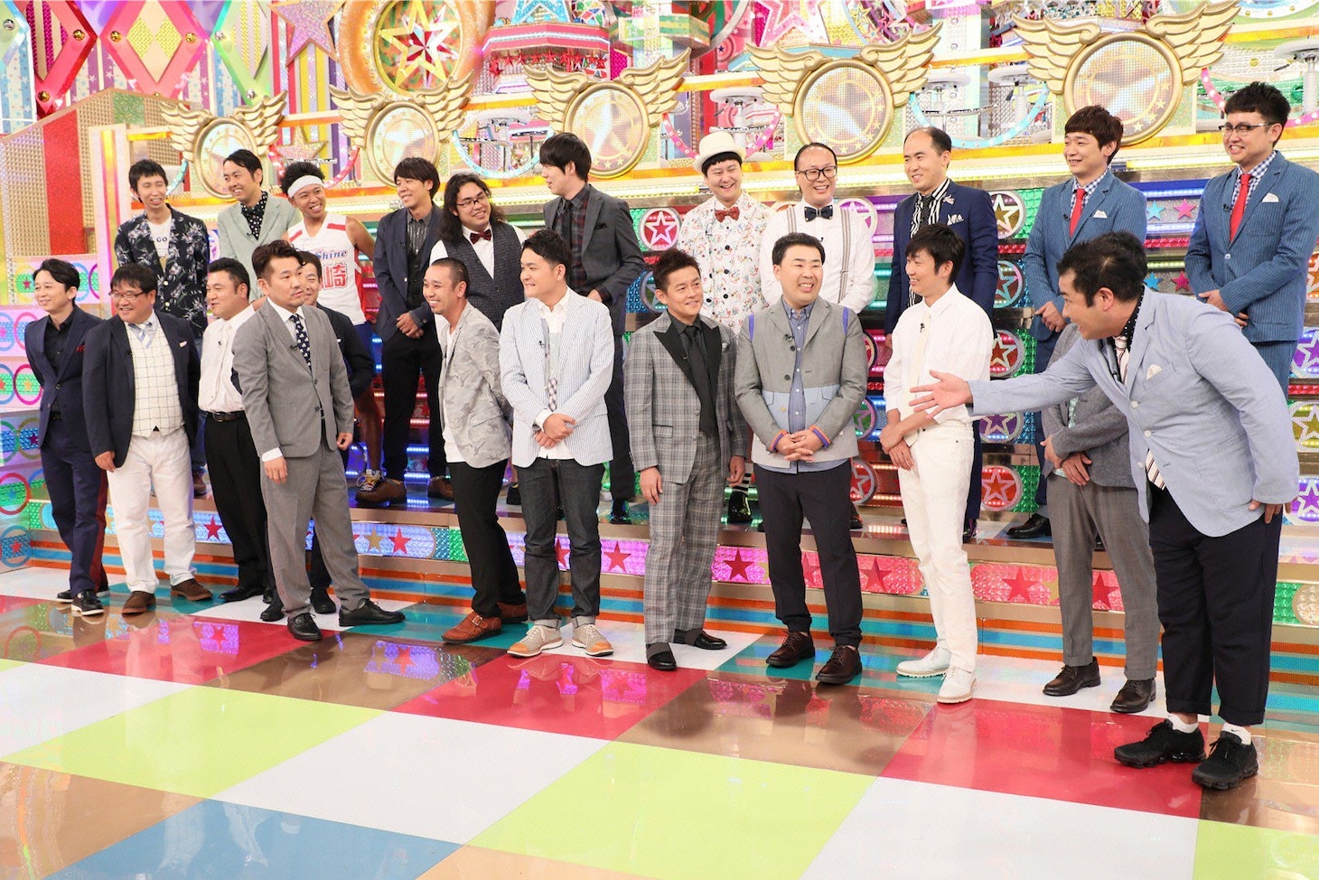 「金曜★ロンドンハーツ」の「出て来いオレの名前～アノ人の何番目芸人～」に出演する芸人たち。