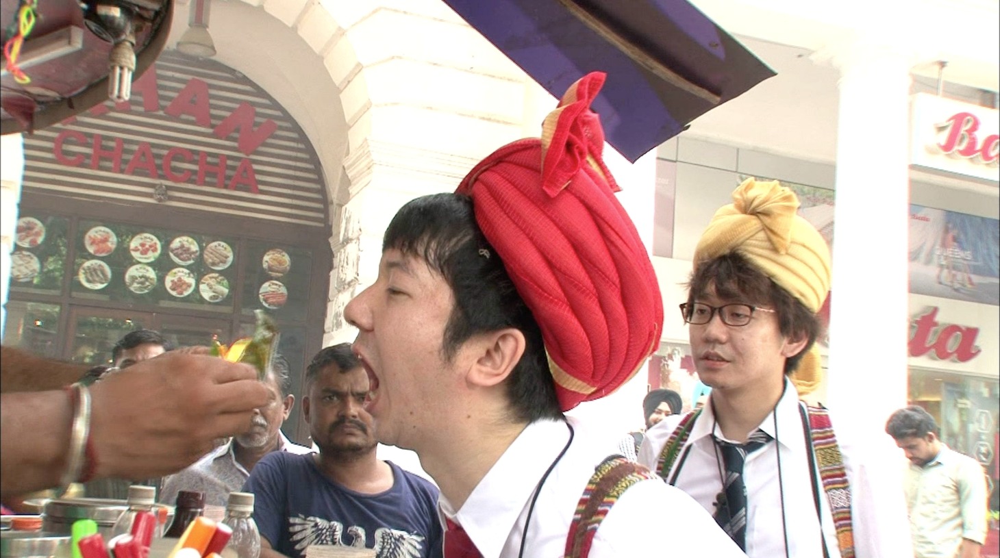 「世界むちゃブリ旅」でインドを訪れる三四郎。(c)テレビ朝日