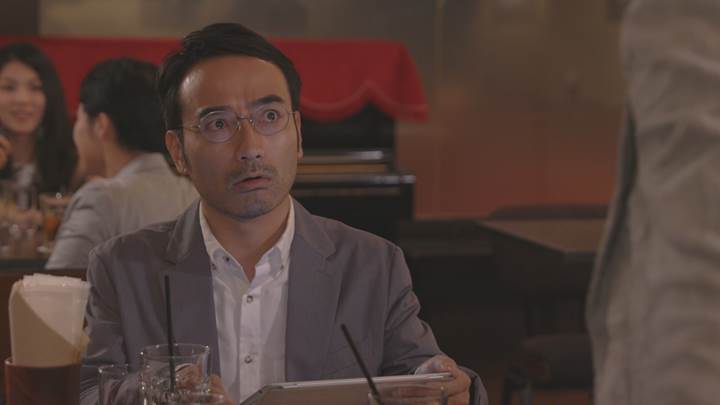 「脳にスマホが埋められた！」第6話のかもめんたる・う大出演シーン。