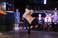「DANCE BATTLE TV PROUD シーズン2」のワンシーン。(c)名古屋テレビネクスト