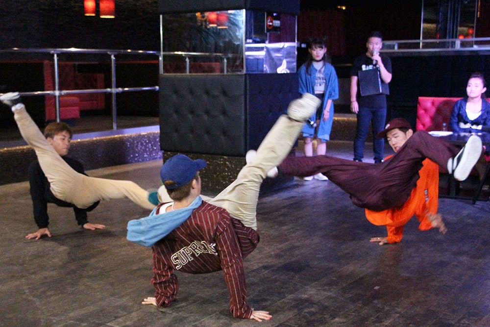 「DANCE BATTLE TV PROUD シーズン2」のワンシーン。(c)名古屋テレビネクスト