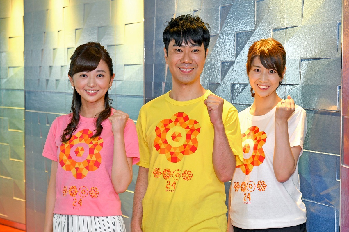 左から中谷しのぶアナウンサー、藤井隆、虎谷温子アナウンサー。(c)読売テレビ